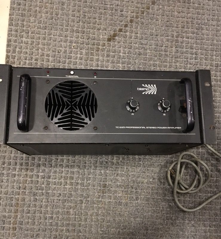 BIAMP 600 WATT Professional Stereo Amplifier 225x2@8 350x2@4 600x1@8ohms