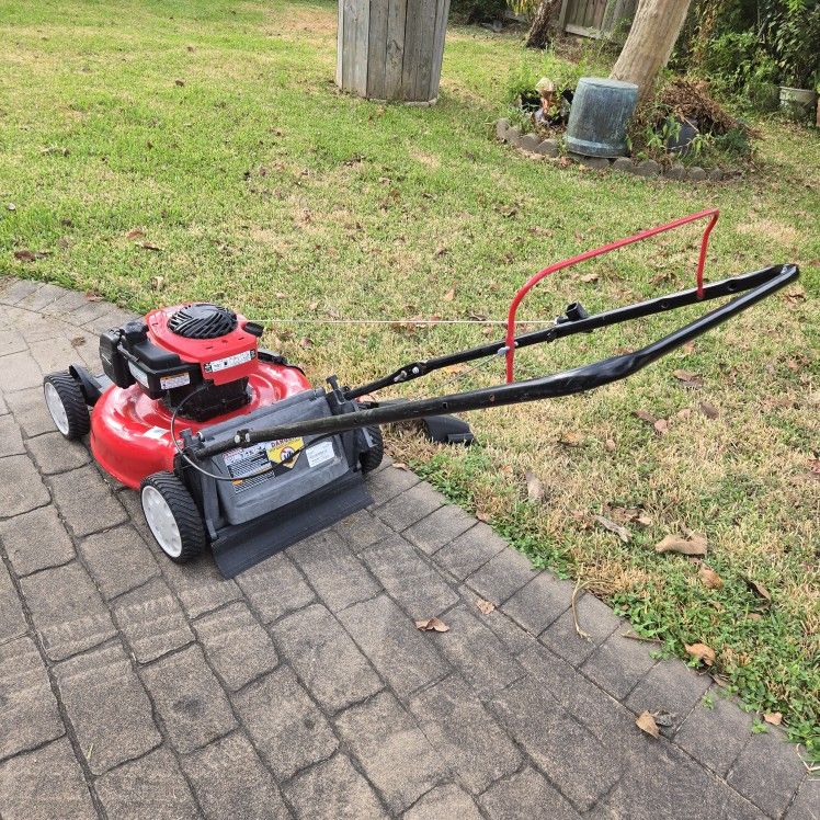 Push Lawn Mower with Side Discharge Chute
