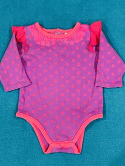 Adorable baby clothes - size 9 months