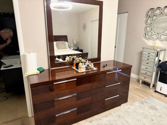 Bedroom set