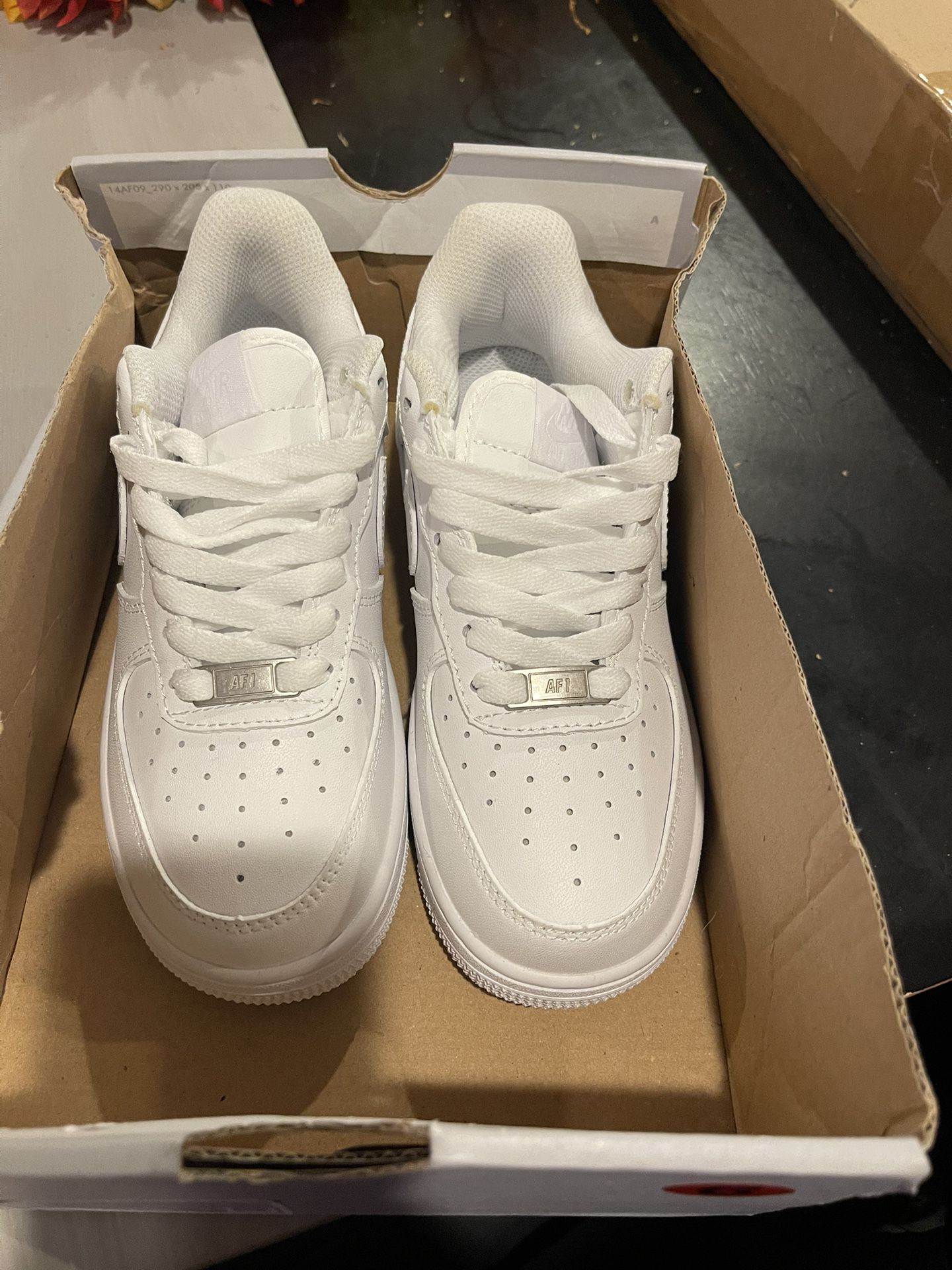 Nike Air Force 1 - Kids Size 6