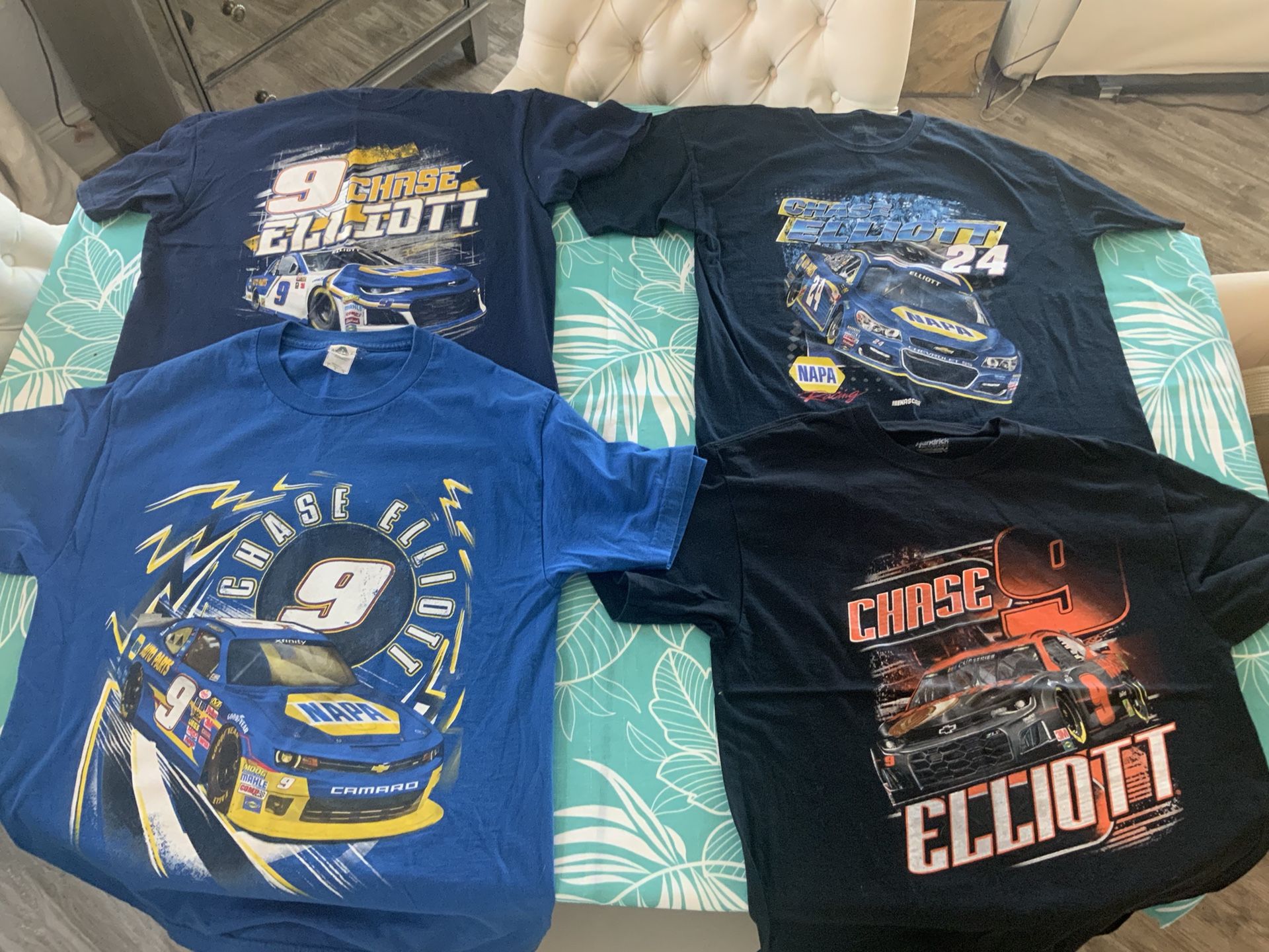 4 Chase Elliott T Shirts Large 