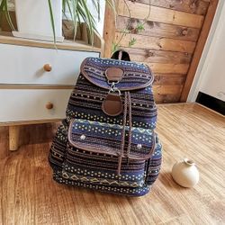 Vintage Vibes Flap Closure Backpack: Boho-Inspired Drawstring Daypack with Paisley Accents for Stylish Travel and School Days.