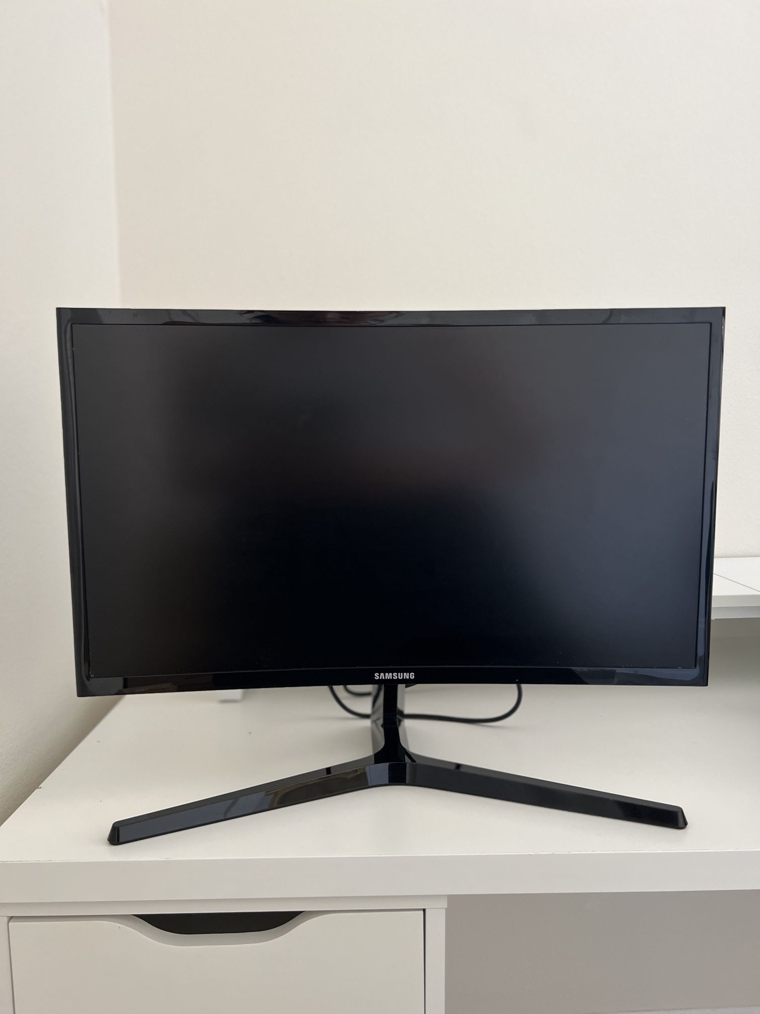SAMSUNG 24-Inch CRG5 144Hz Curved Gaming Monitor (LC24RG50FQNXZA) – Computer Monitor, 1920 x 1080p Resolution, 4ms Response, FreeSync, Game Mode, HD