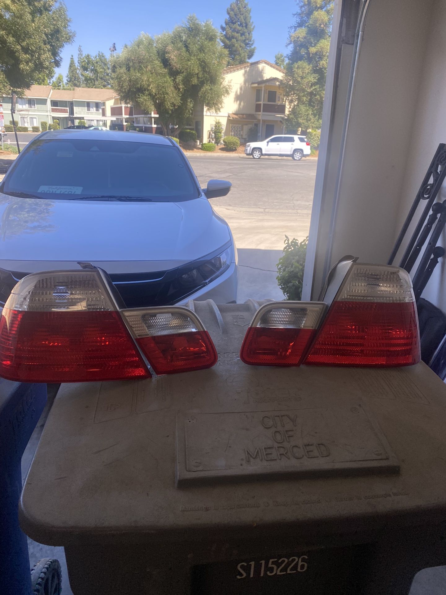 2002-2006 BMW 3 Series Coupe Tail Lights