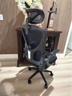 Home Office Chair, Ergonomic Desk Chair Mesh Computer Chair High-Back Executive Chair with Adjustable Headrest, Flip-up Armrests