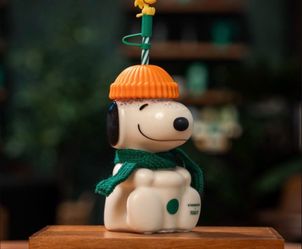 Starbucks x Peanuts Snoopy Cup with Straw