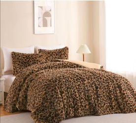 Leopard Plush Shaggy Fuzzy Bedding Set, Ultra Soft Luxury Furry Boho Animal Print All Season Comfort