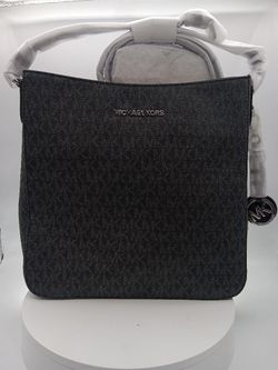 Michael Kors Jet Set Travel Large Logo Messenger Bag