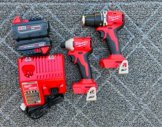 Milwaukee 18V Compact Hammer Drill/ Impact Combo Kit (2-Tool) with (2) Batteries & Charger