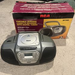 RCA Boombox AM / FM / CD /Cassette RP-7986 w/ Box Tested