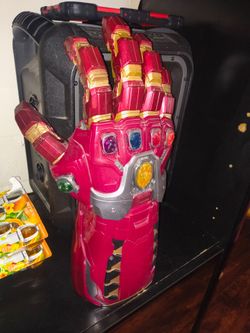 Ironman gauntlet glove