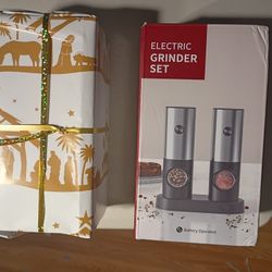 Battery Operated Electric Salt And Pepper Grinder.