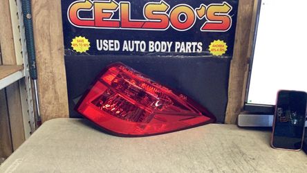 17 19 Toyota Corolla RH Tail Light LED OEM.