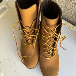Timberlands Women’s 8 Brand New