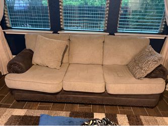 Beautiful couch and love seat set.