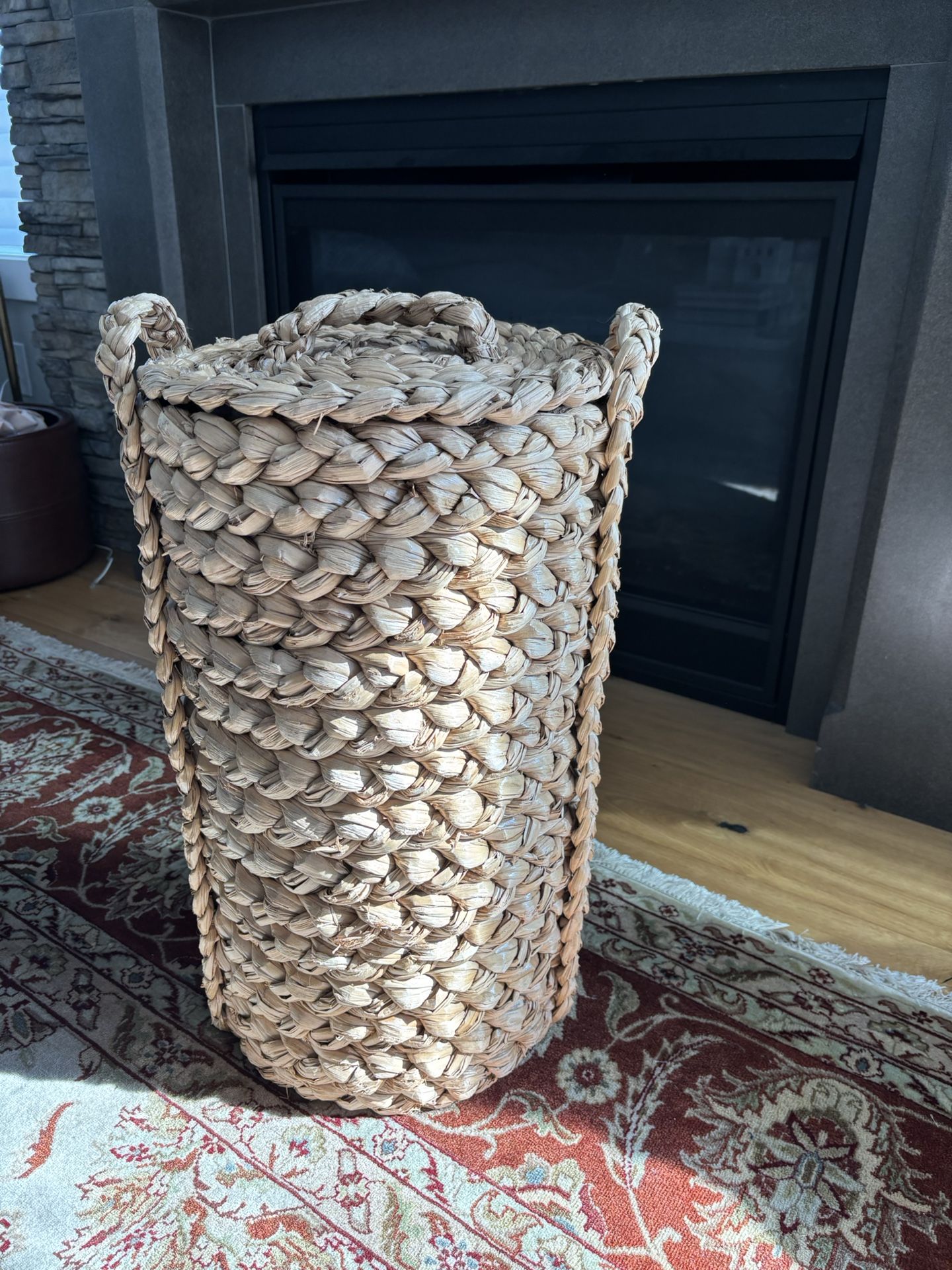 Storage bin 