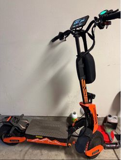 EOEO GT08 Dual Motor E-Scooter – 5600W | 11” Off-Road | Folding