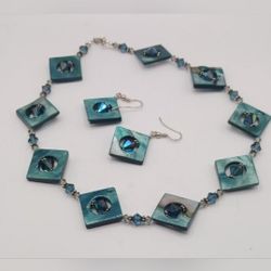 Green abalone She'll necklace and earrings set 