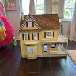 Handmade dollhouse 