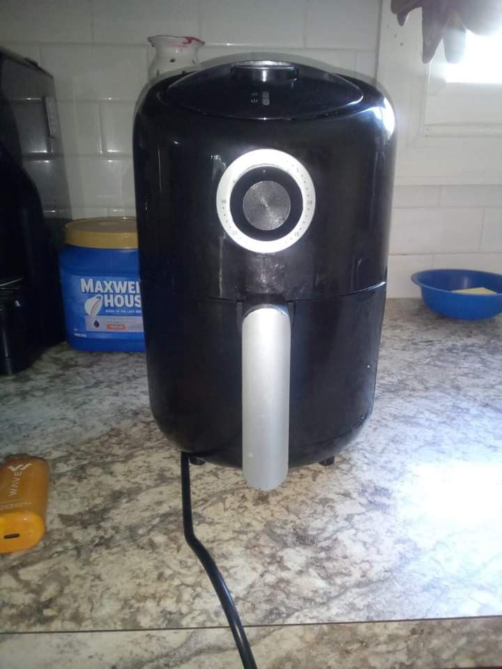 Air Fryer. Clean Great Condition. Ready To Use. Pick Up Only In North Tonawanda 