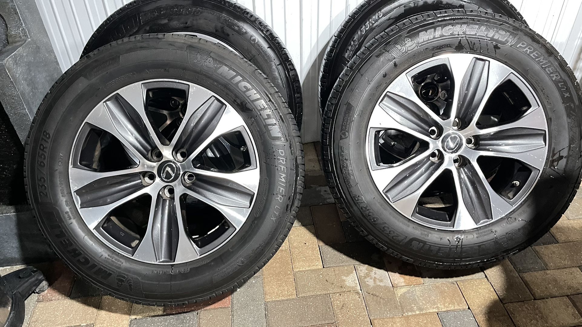 Rines 18 " 5x114.3 Con Gomas 235/65/18