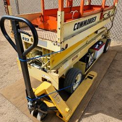 JLG Commander CM-2033 electric scissor lift