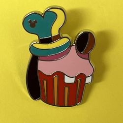 Disney Pins Hidden Disney Treats: Goofy Pin