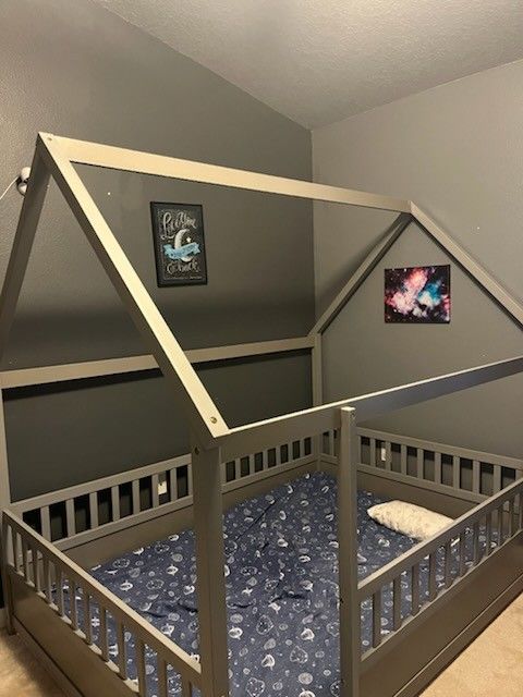 Kids Canopy Bed