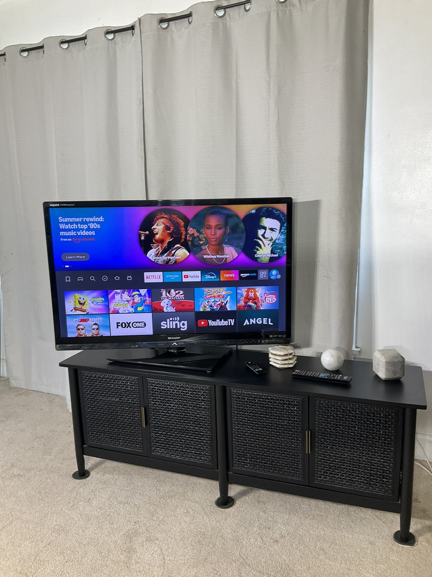 SHARP Aquos 46” LCD Smart TV - / Televisión De 46” Pulgadas