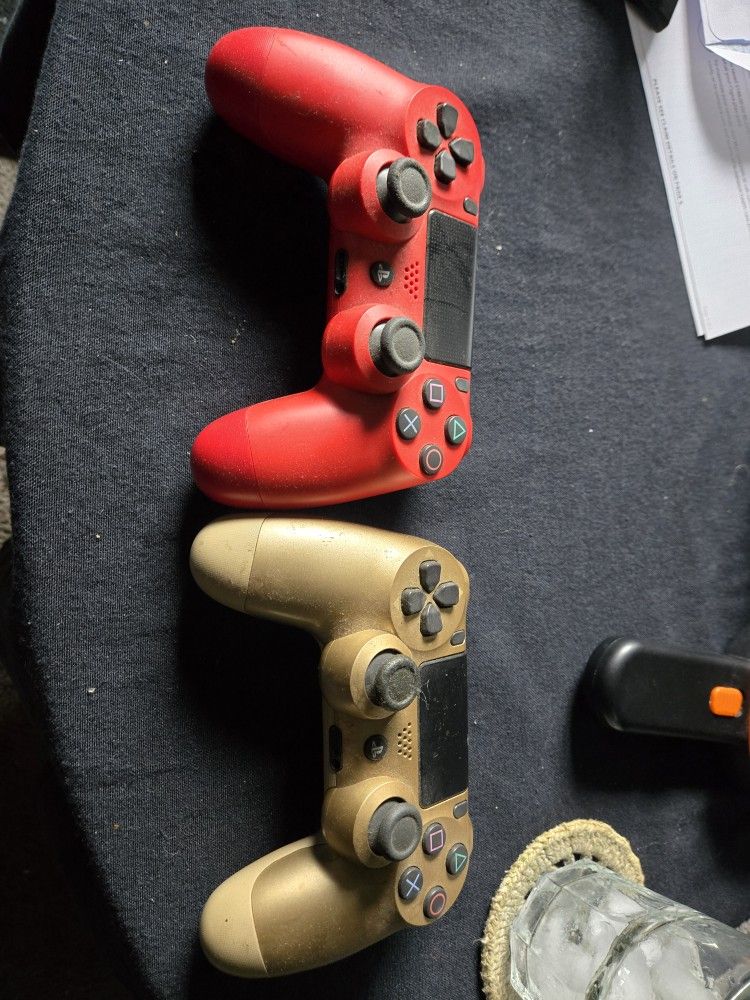2 Ps4 Controllers $40
