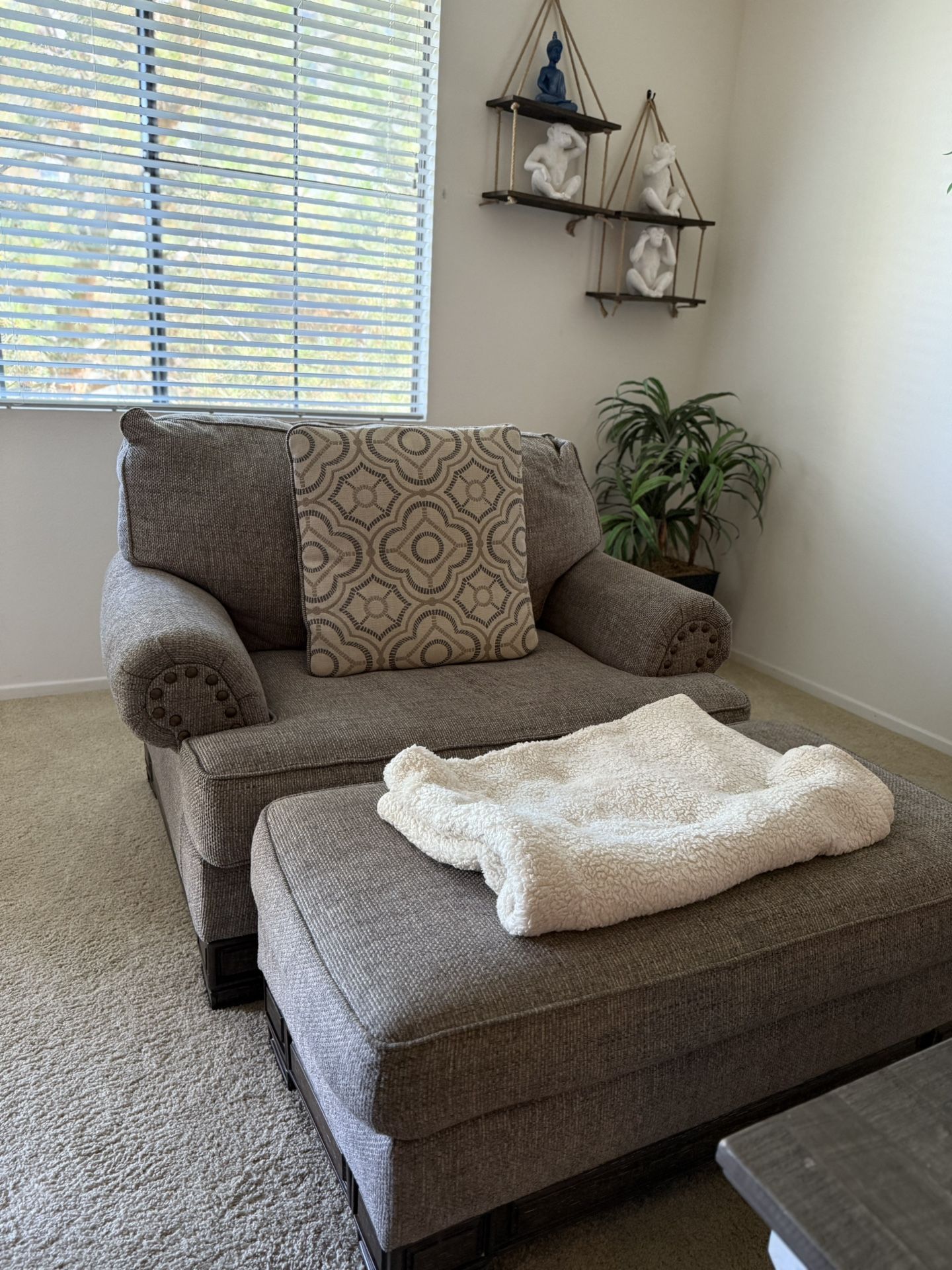 Light Brown Kananwood Sofa +oversized Chair+Ottoman