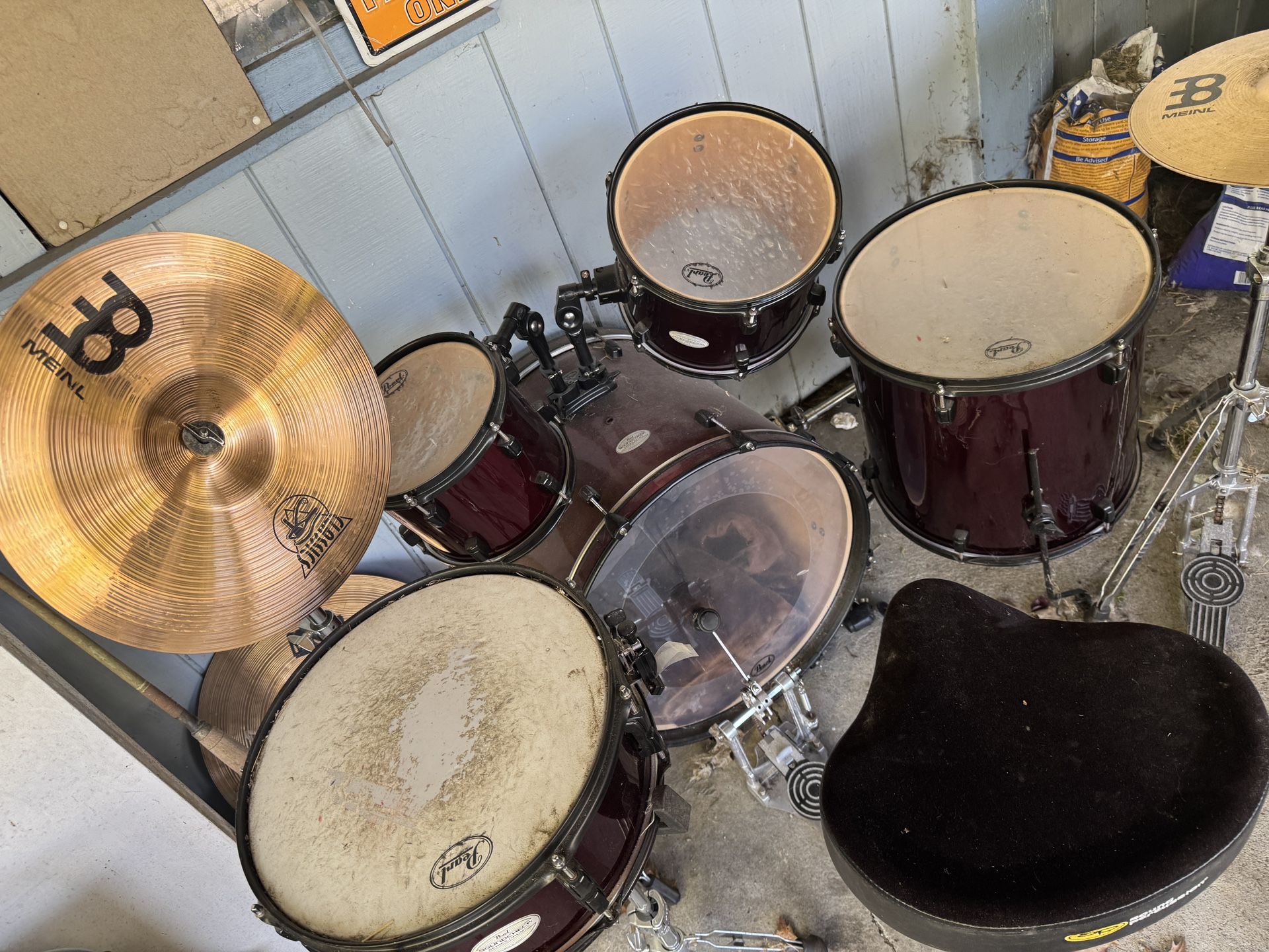 Pearl Full Drum Set 800 Or Best Offer