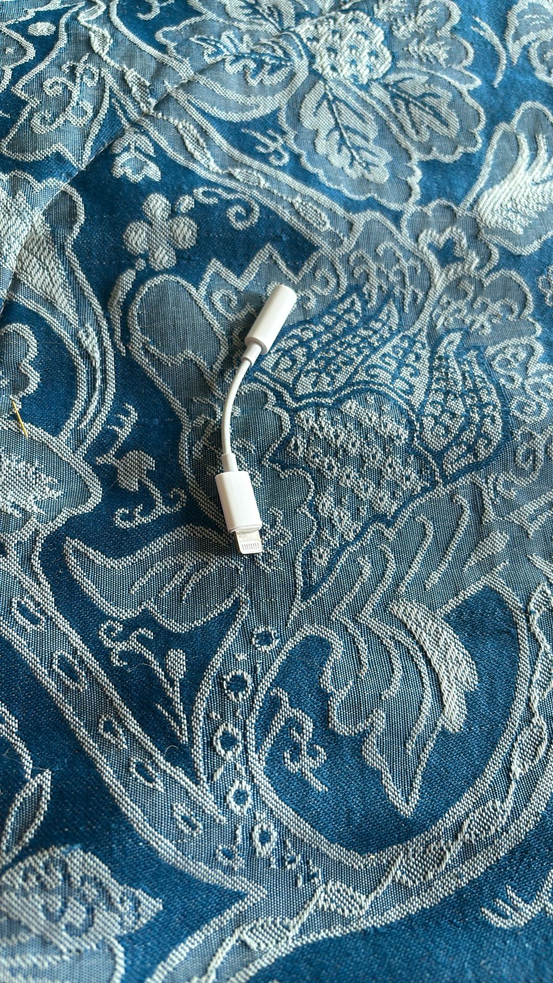 Apple Lightning to 3.5 mm Headphone Jack Adapte