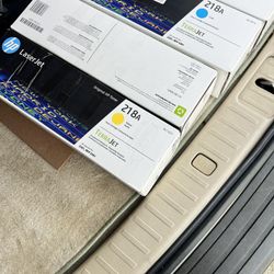 New HP 218A, (W2180A) Original LaserJet Toner Cartridge  Compatible with HP Color LaserJet Pro 3201DW; HP Color LaserJet Pro MFP 3301CDW, 3301FDW, 3