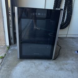 Frigidaire Wine Cooler