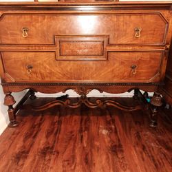 Antique Queen Bed Room Set.