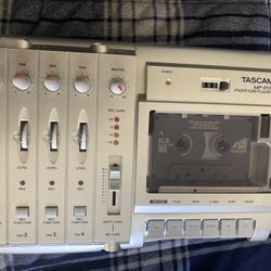 TASCAM MF-P01 portastudio 4 tracks