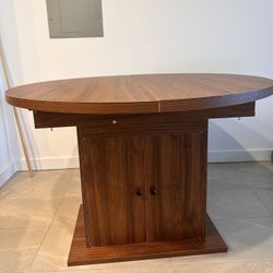 !!!‘BEST DEAL’.   Dining Table