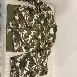 Boys size 7-8 Camo Jacket & Cargo Shorts - kids Clothes - Simi Valley 
