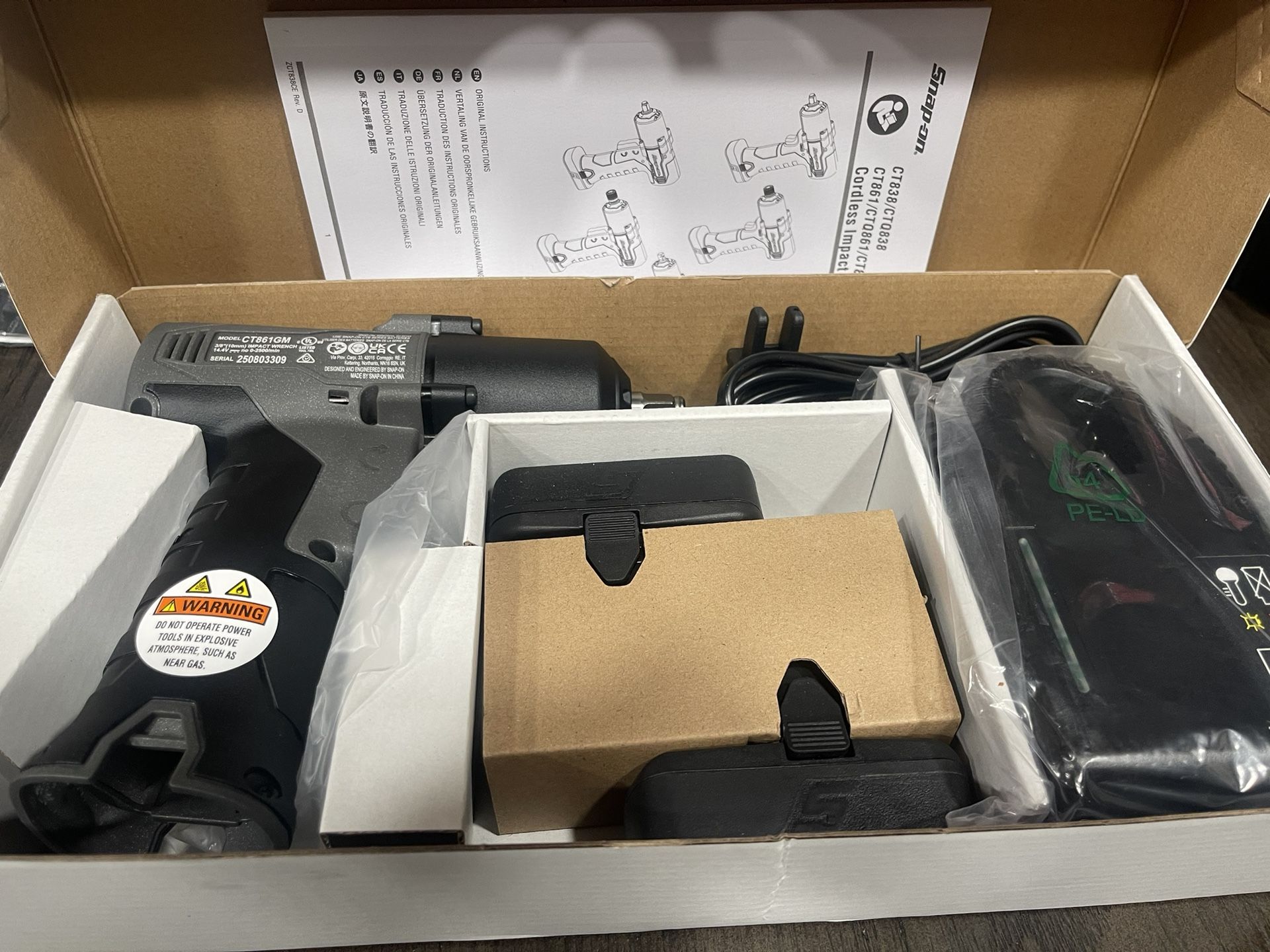Snap On CT861 Impact Gun Kit New Battery Charger