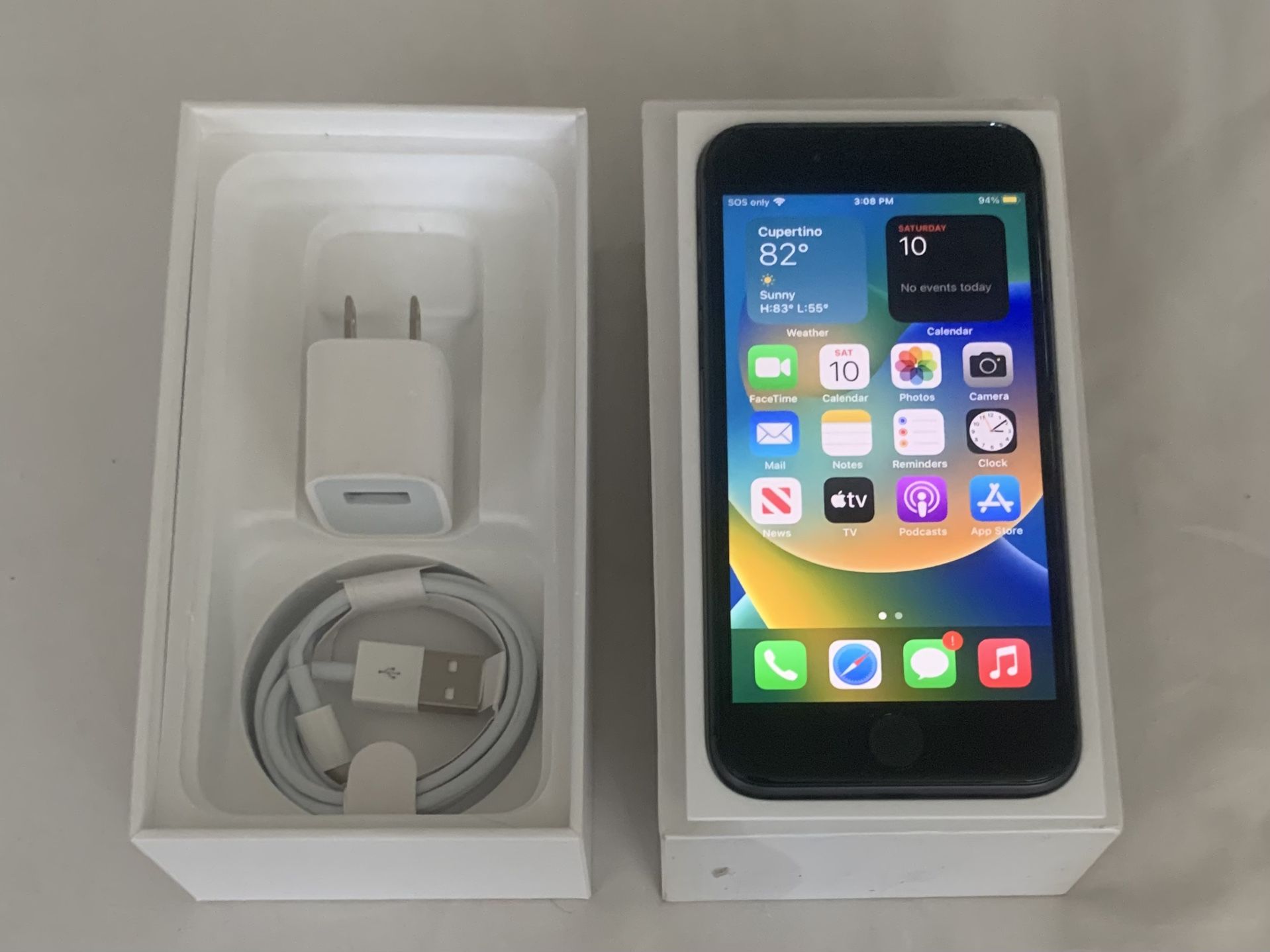 Apple iPhone 8 -- UNLOCKED - Like NEWfor Sale: