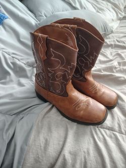 Boy boots