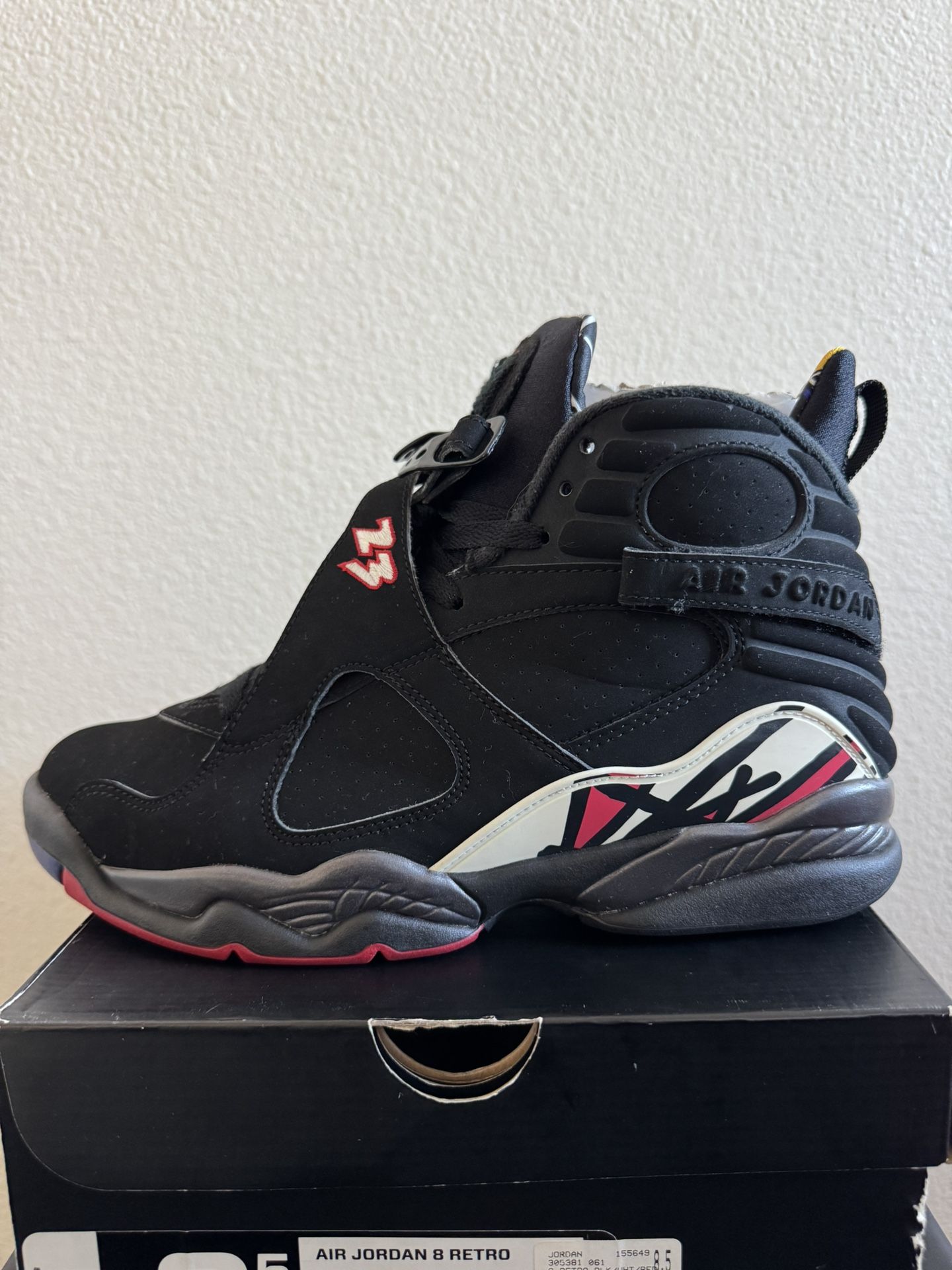 Jordan 8 Retro Playoffs (2013) Size 8.5 Mens -$240