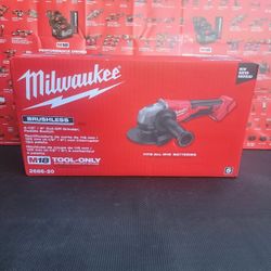MILWAUKEE M18 18V LITHIUM-ION BRUSHLESS CORDLESS 4-1/2-IN./5-IN. GRINDER W/PADDLE SWITCH ( TOOL ONLY ) 