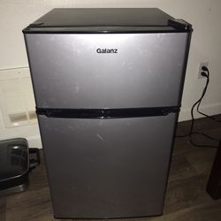 Galanz 3.1 Cu ft Two Door Mini Fridge with Freezer