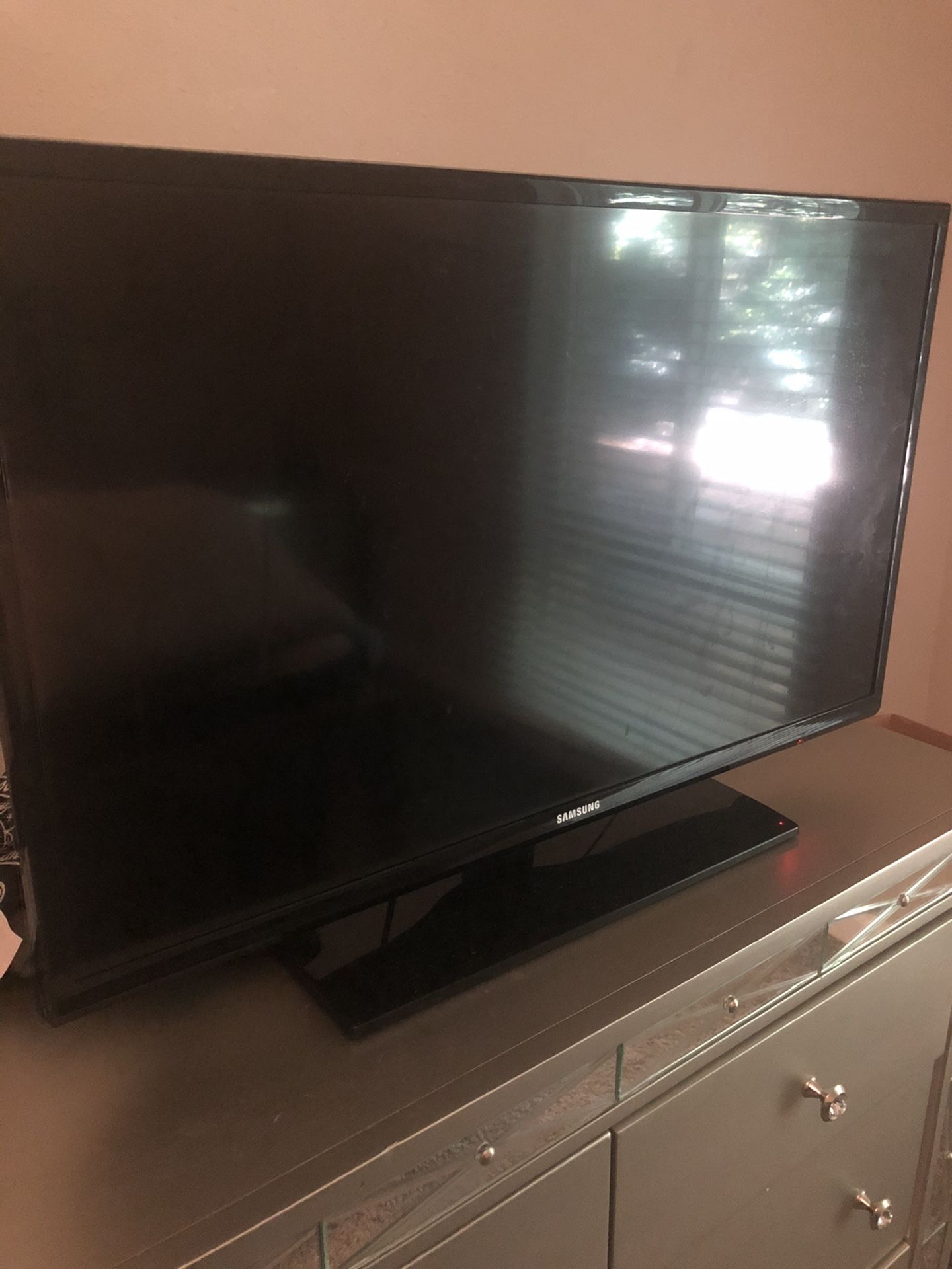 32-inch Samsung TV