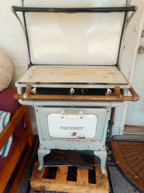 Circa 1(contact info removed) Victory Gas Stove/Oven