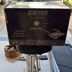 Star Trek The Telephone Collector's Edition produced by TeleMania. It is a novelty landline phone shaped