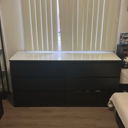 Black And White Drawer With Marble Top